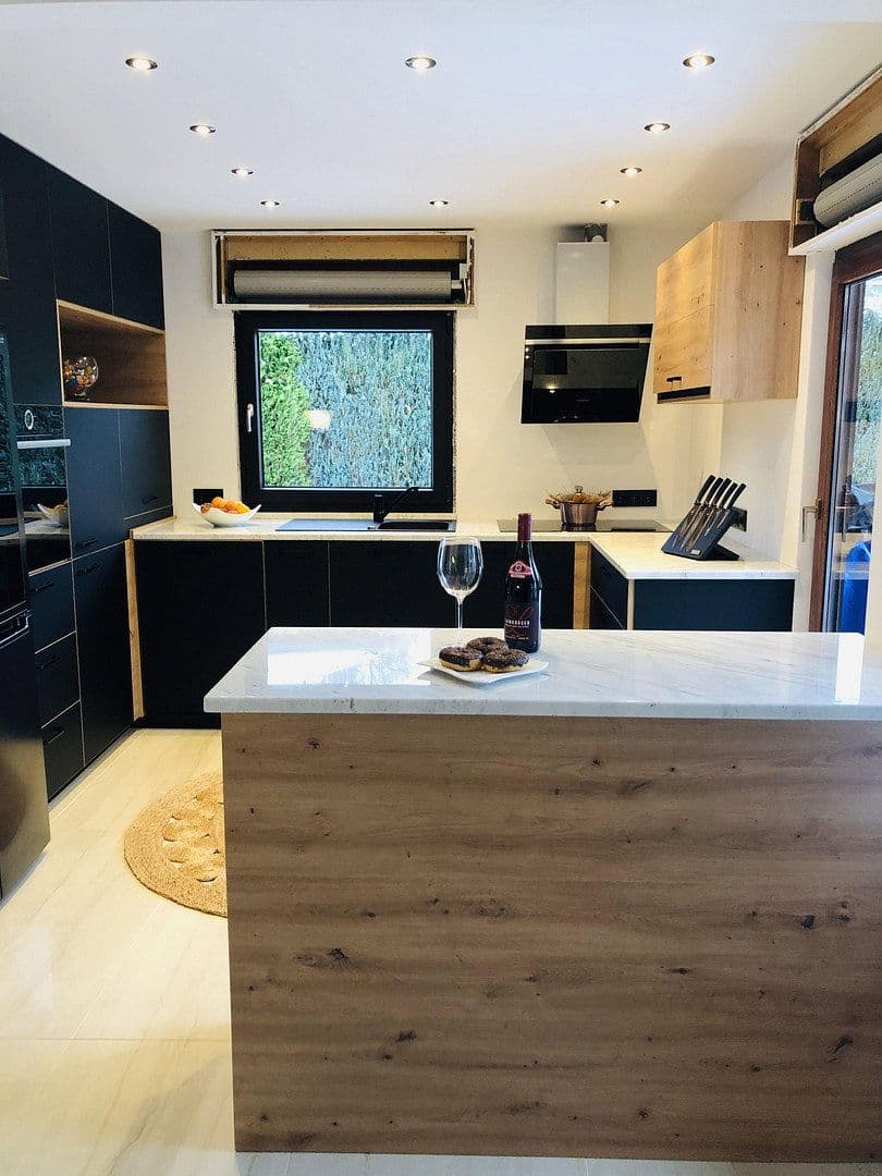 Prodej domu 216 m², pozemek 745 m², Werdohl, Severní Porýní-Vestfálsko Prodej domu 216 m², pozemek 745 m², Werdohl, Severní Porýní-Vestfálsko