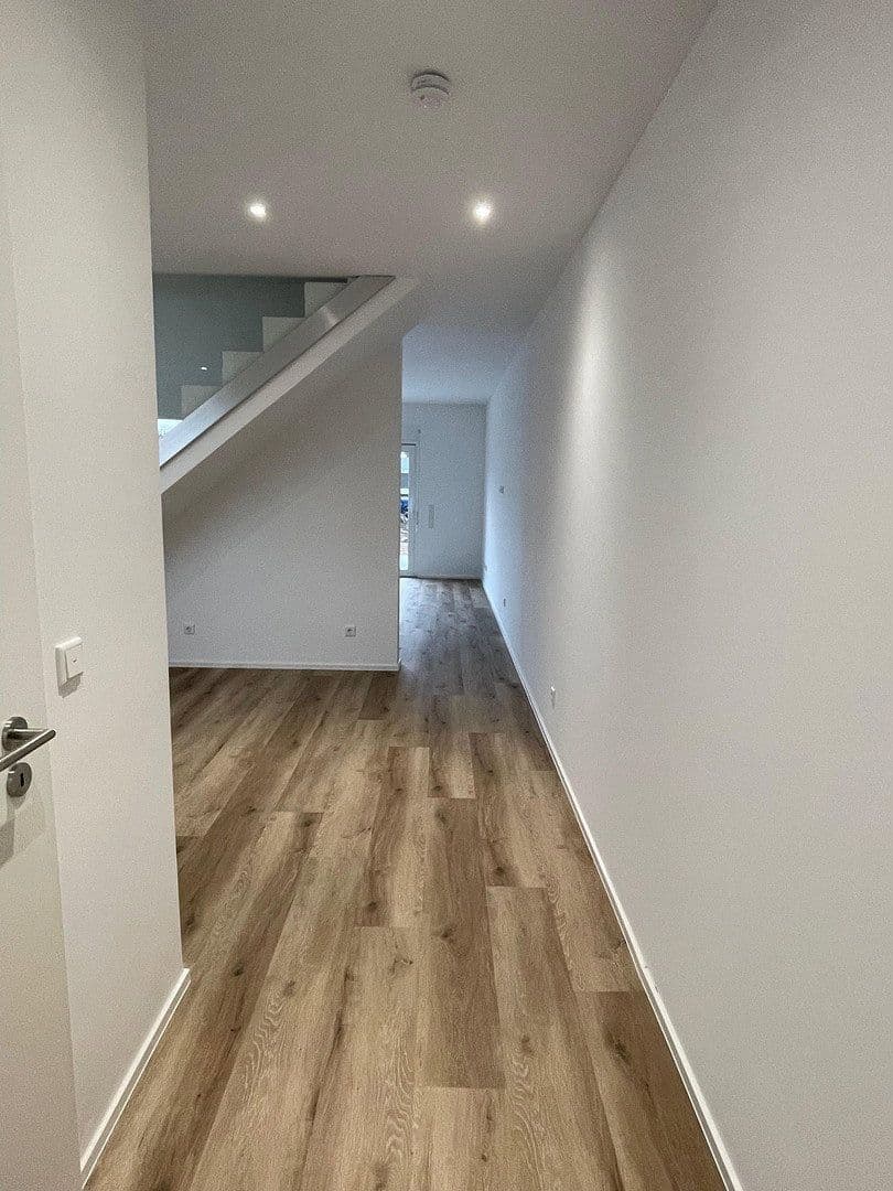 Prodej domu 153 m², pozemek 210 m², Sankt Augustin, Severní Porýní-Vestfálsko Prodej domu 153 m², pozemek 210 m², Sankt Augustin, Severní Porýní-Vestfálsko