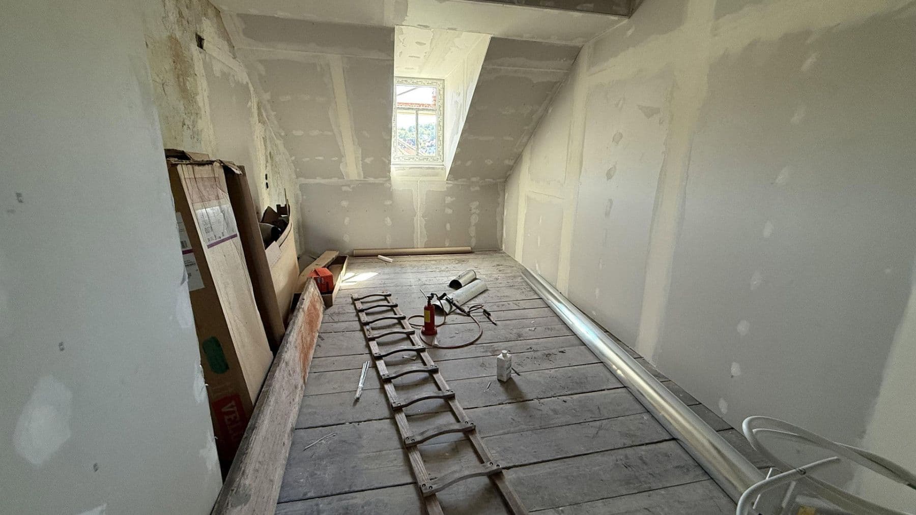Prodej bytu 2+1 51 m², Helmboldstr. 3, Jena, Durynsko Prodej bytu 2+1 51 m², Helmboldstr. 3, Jena, Durynsko