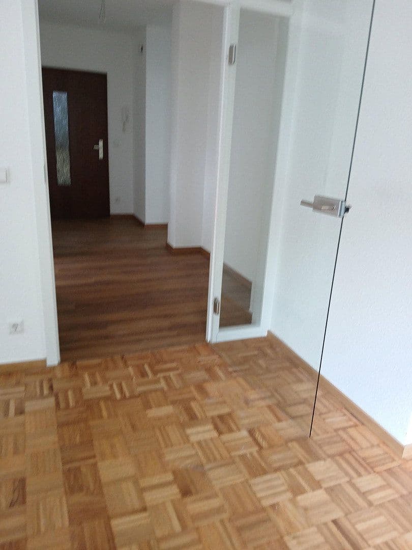 Pronájem bytu 3+1 91 m², Korntal-Münchingen, Bádensko-Württembersko Pronájem bytu 3+1 91 m², Korntal-Münchingen, Bádensko-Württembersko