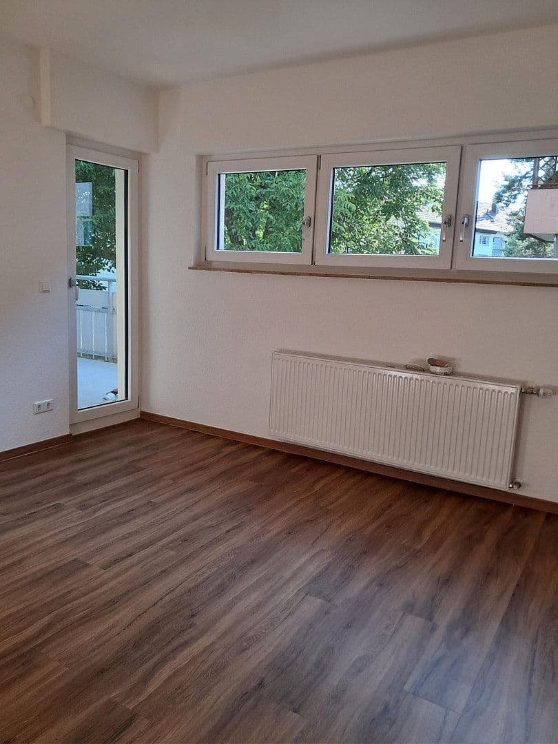 Pronájem bytu 3+1 91 m², Korntal-Münchingen, Bádensko-Württembersko Pronájem bytu 3+1 91 m², Korntal-Münchingen, Bádensko-Württembersko