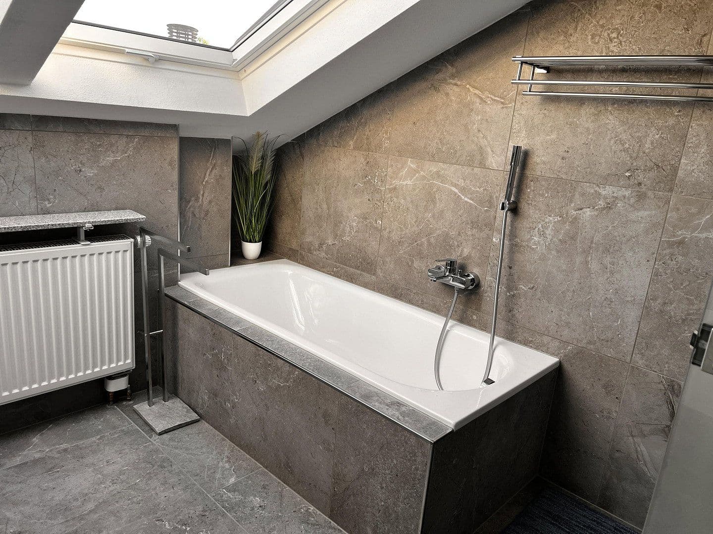 Pronájem bytu 2+1 63 m², Albert-Roßhaupter-Str. 46, München, Bavorsko Pronájem bytu 2+1 63 m², Albert-Roßhaupter-Str. 46, München, Bavorsko