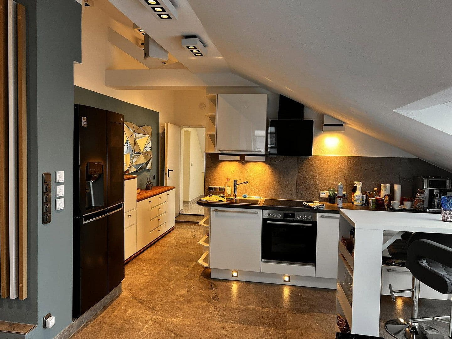 Pronájem bytu 2+1 63 m², Albert-Roßhaupter-Str. 46, München, Bavorsko Pronájem bytu 2+1 63 m², Albert-Roßhaupter-Str. 46, München, Bavorsko