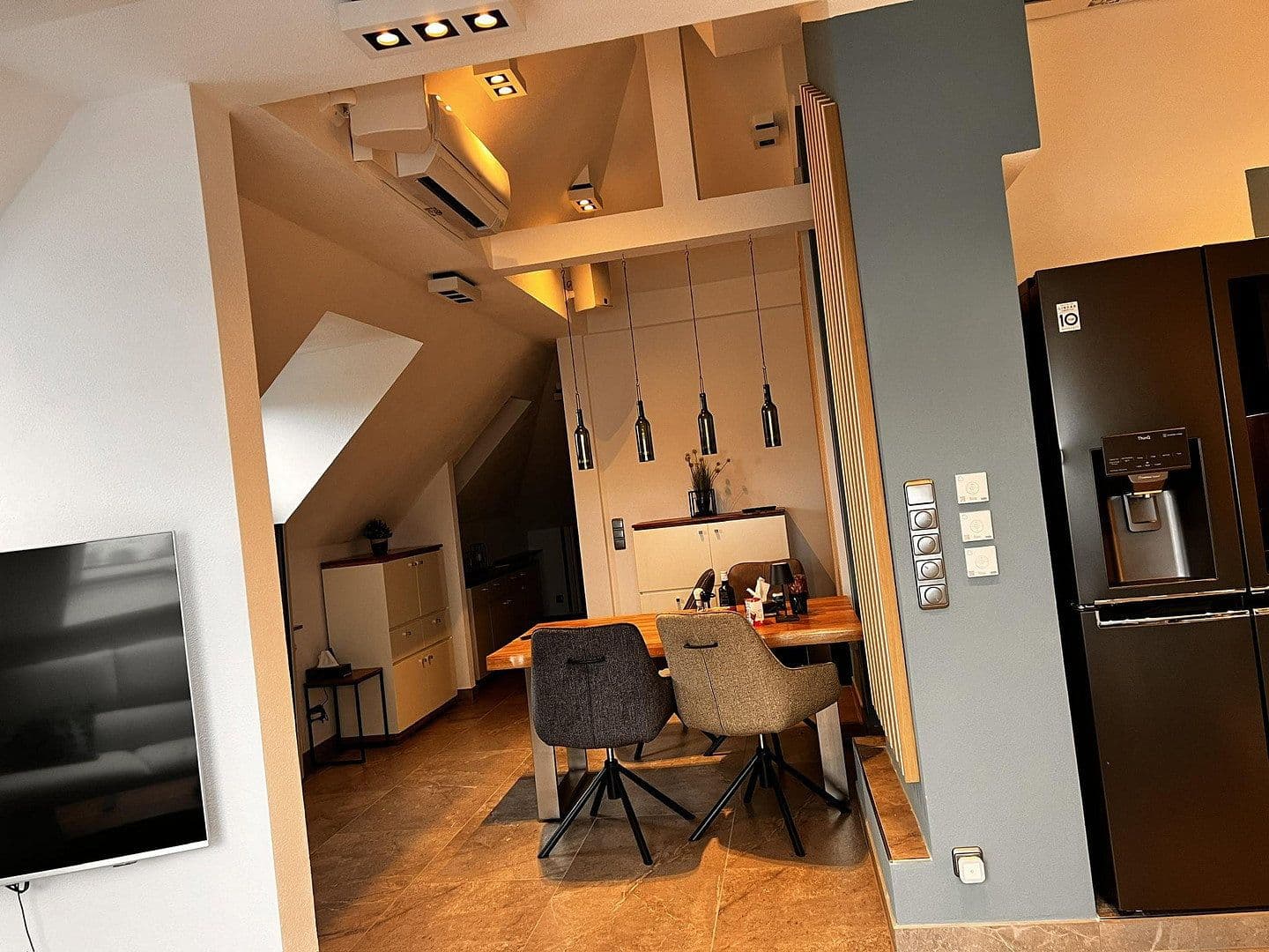 Pronájem bytu 2+1 63 m², Albert-Roßhaupter-Str. 46, München, Bavorsko Pronájem bytu 2+1 63 m², Albert-Roßhaupter-Str. 46, München, Bavorsko