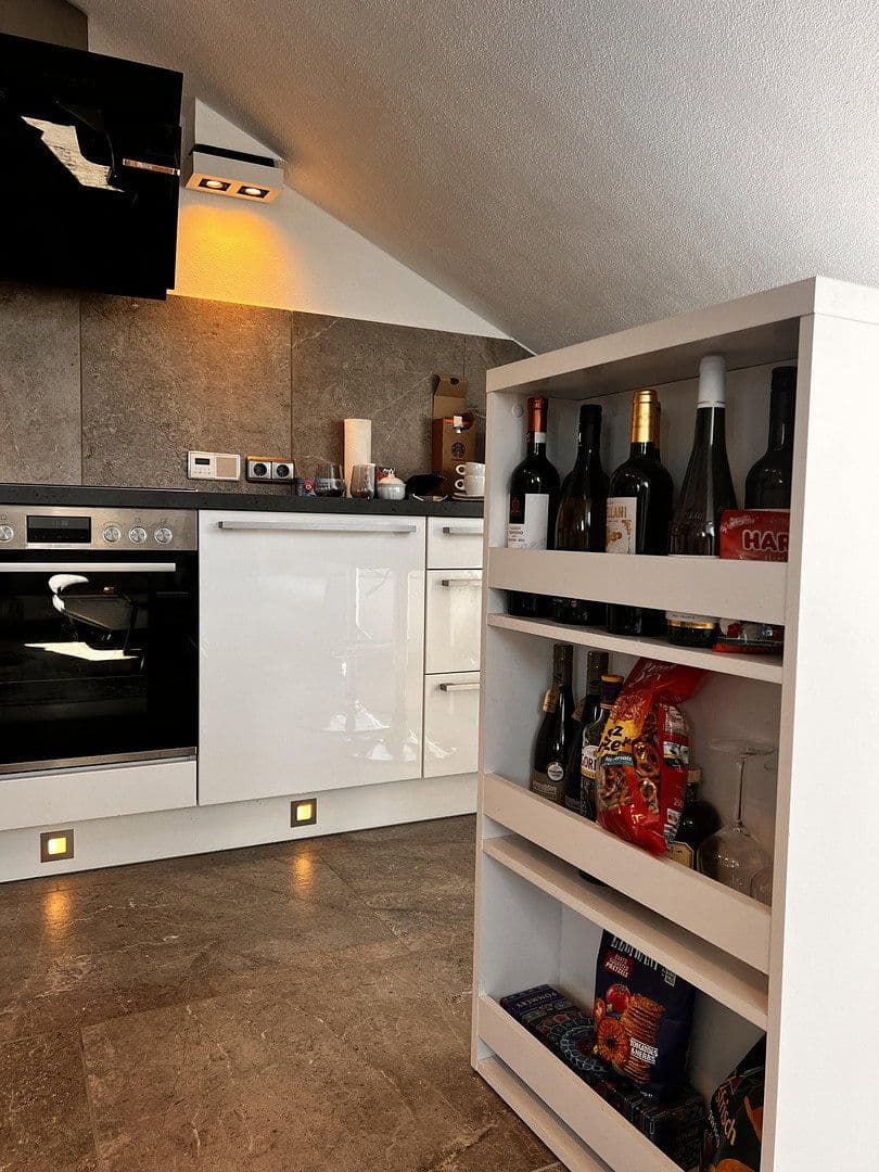 Pronájem bytu 2+1 63 m², Albert-Roßhaupter-Str. 46, München, Bavorsko Pronájem bytu 2+1 63 m², Albert-Roßhaupter-Str. 46, München, Bavorsko