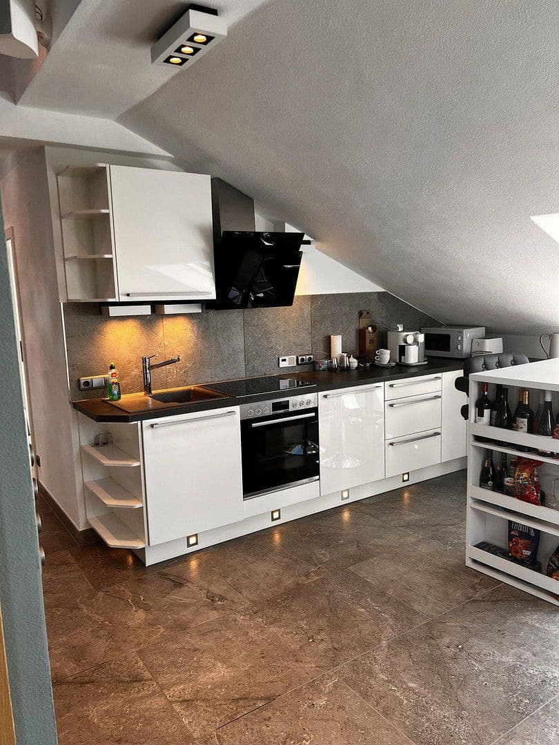 Pronájem bytu 2+1 63 m², Albert-Roßhaupter-Str. 46, München, Bavorsko Pronájem bytu 2+1 63 m², Albert-Roßhaupter-Str. 46, München, Bavorsko