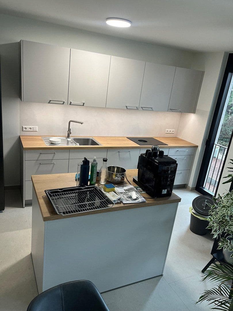 Pronájem bytu 3+1 95 m², Netanel-Weil-Str. 2/4, Karlsruhe, Bádensko-Württembersko Pronájem bytu 3+1 95 m², Netanel-Weil-Str. 2/4, Karlsruhe, Bádensko-Württembersko