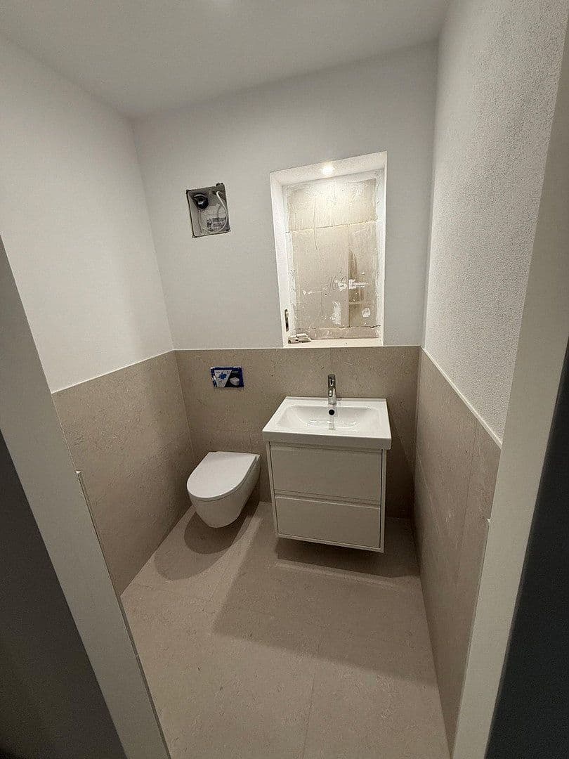 Pronájem bytu 3+1 95 m², Netanel-Weil-Str. 2/4, Karlsruhe, Bádensko-Württembersko Pronájem bytu 3+1 95 m², Netanel-Weil-Str. 2/4, Karlsruhe, Bádensko-Württembersko