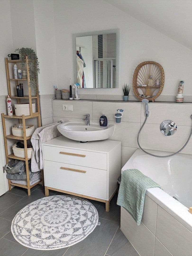 Pronájem bytu 3+1 89 m², Bgm.-Kamhuber-Straße, Heldenstein, Bavorsko Pronájem bytu 3+1 89 m², Bgm.-Kamhuber-Straße, Heldenstein, Bavorsko