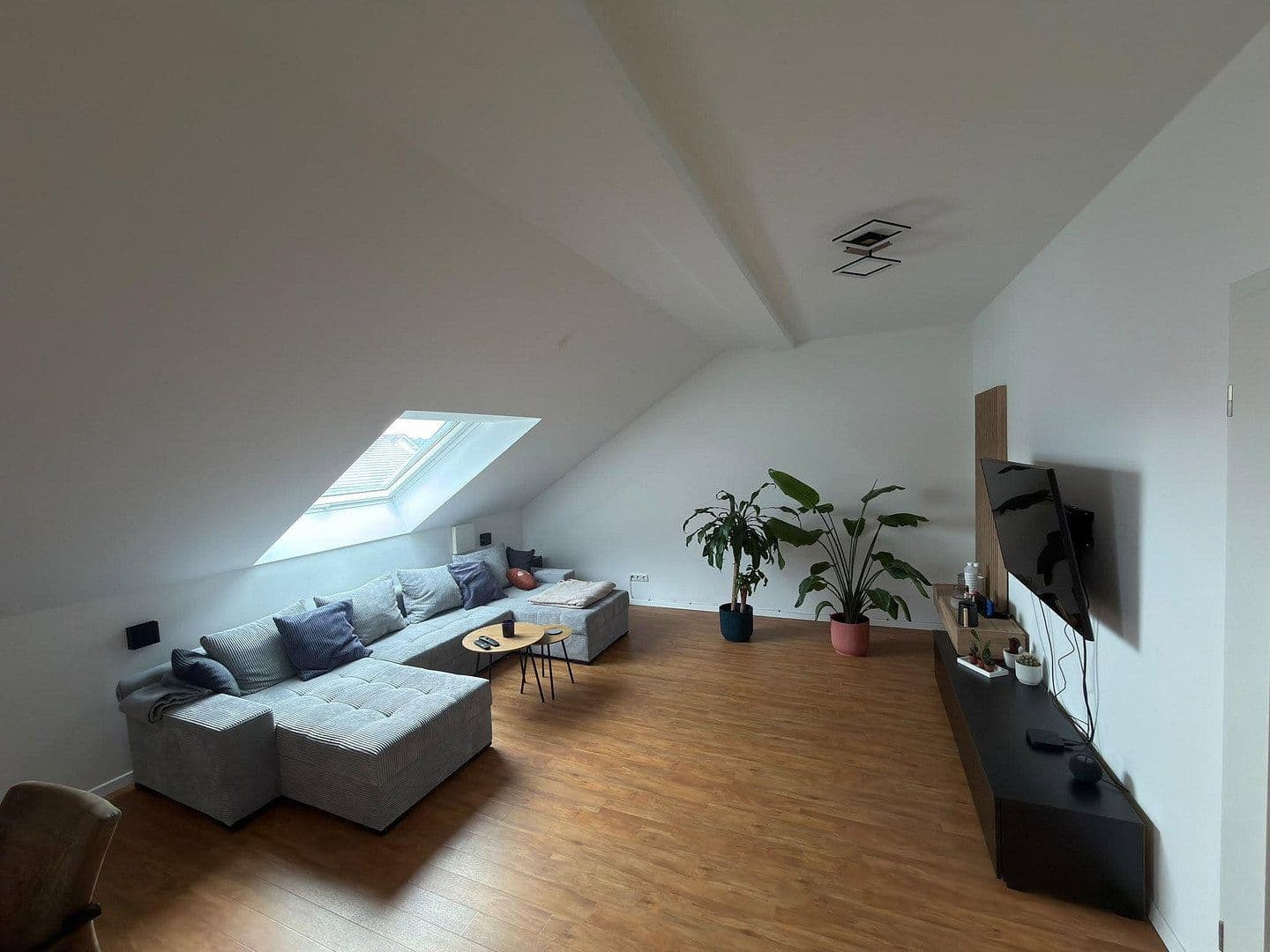 Pronájem bytu 3+1 89 m², Bgm.-Kamhuber-Straße, Heldenstein, Bavorsko Pronájem bytu 3+1 89 m², Bgm.-Kamhuber-Straße, Heldenstein, Bavorsko