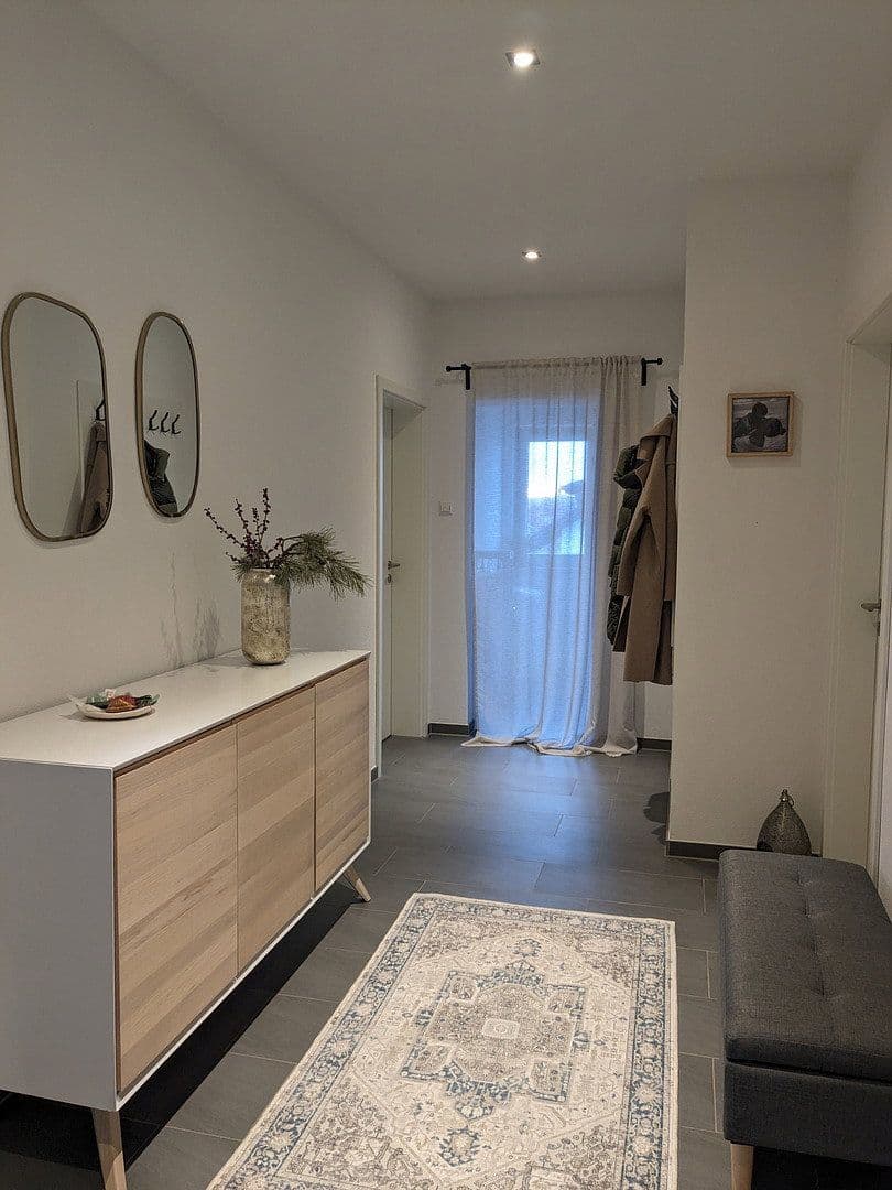Pronájem bytu 3+1 89 m², Bgm.-Kamhuber-Straße, Heldenstein, Bavorsko Pronájem bytu 3+1 89 m², Bgm.-Kamhuber-Straße, Heldenstein, Bavorsko