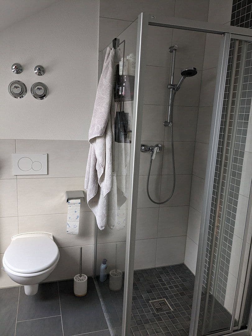 Pronájem bytu 3+1 89 m², Bgm.-Kamhuber-Straße, Heldenstein, Bavorsko Pronájem bytu 3+1 89 m², Bgm.-Kamhuber-Straße, Heldenstein, Bavorsko