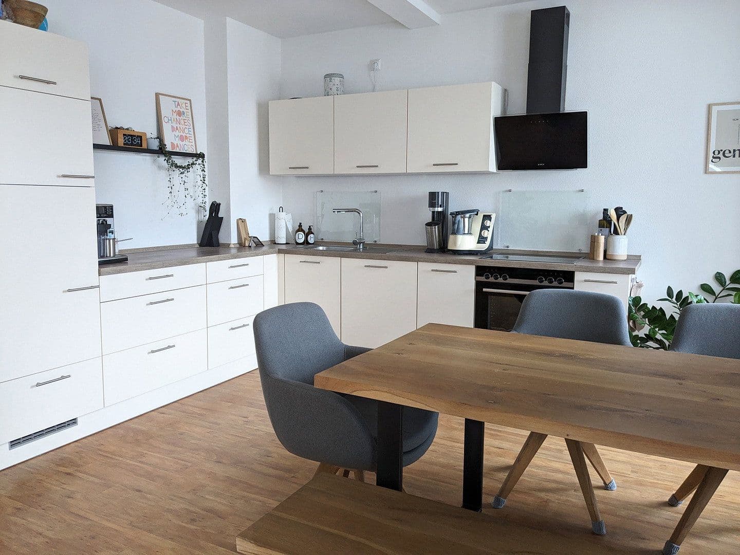 Pronájem bytu 3+1 89 m², Bgm.-Kamhuber-Straße, Heldenstein, Bavorsko Pronájem bytu 3+1 89 m², Bgm.-Kamhuber-Straße, Heldenstein, Bavorsko