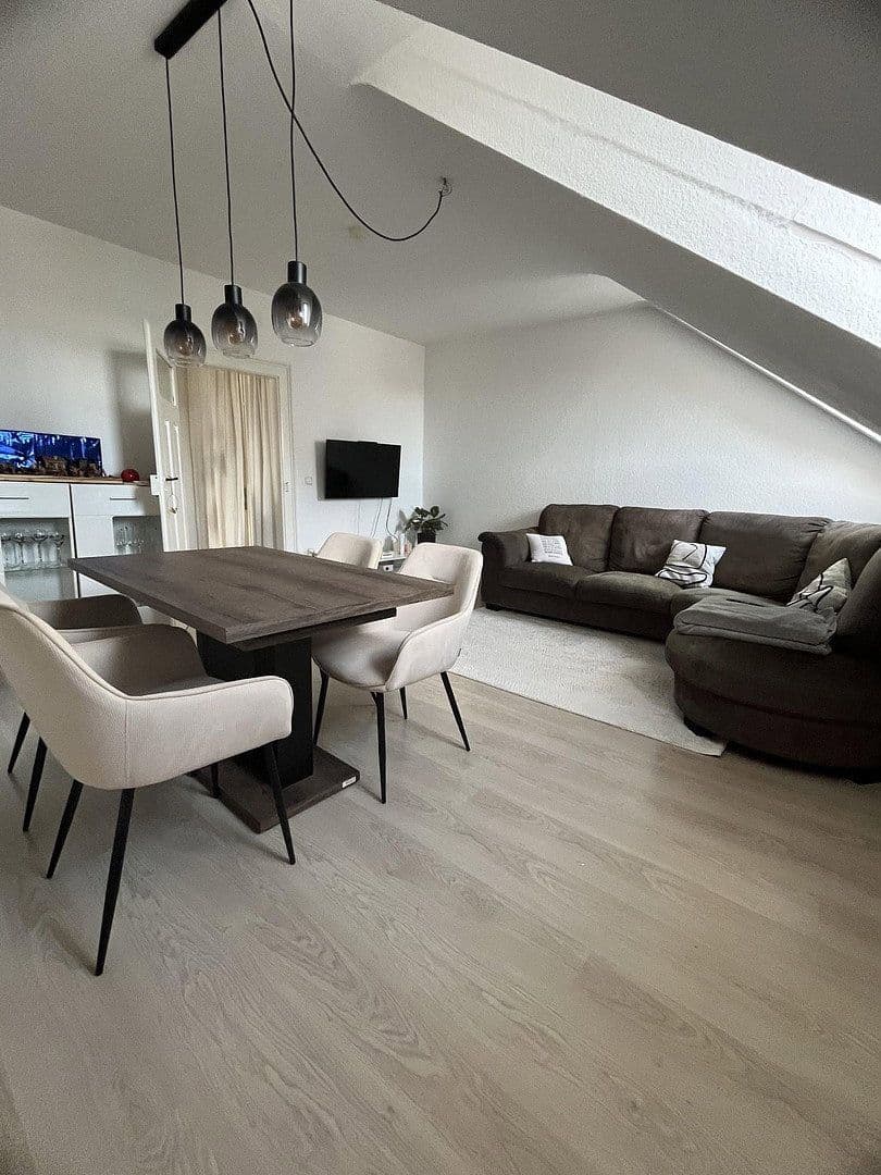 Pronájem bytu 3+1 78 m², Mörscher - Str. 8, Karlsruhe, Bádensko-Württembersko Pronájem bytu 3+1 78 m², Mörscher - Str. 8, Karlsruhe, Bádensko-Württembersko