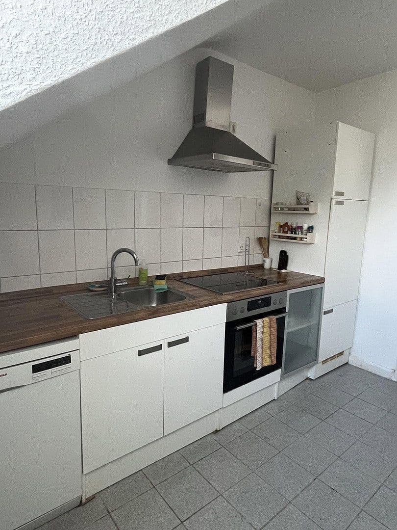 Pronájem bytu 3+1 78 m², Mörscher - Str. 8, Karlsruhe, Bádensko-Württembersko Pronájem bytu 3+1 78 m², Mörscher - Str. 8, Karlsruhe, Bádensko-Württembersko