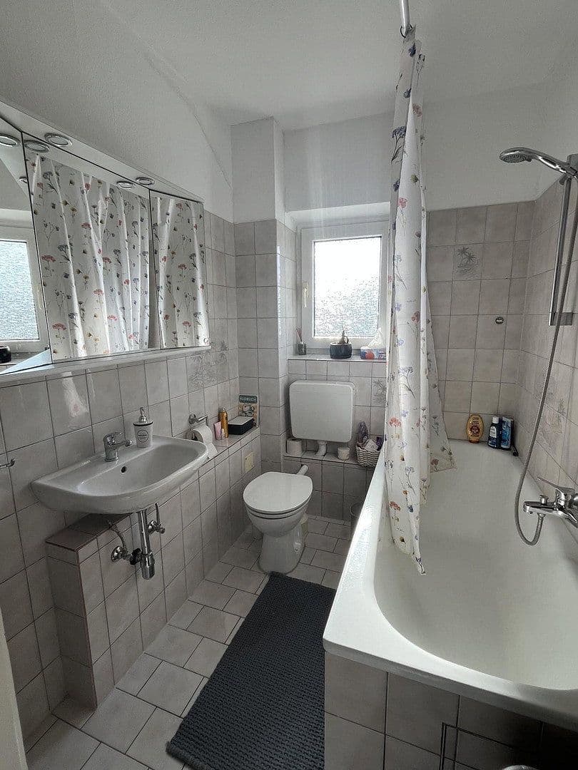 Pronájem bytu 3+1 78 m², Mörscher - Str. 8, Karlsruhe, Bádensko-Württembersko Pronájem bytu 3+1 78 m², Mörscher - Str. 8, Karlsruhe, Bádensko-Württembersko