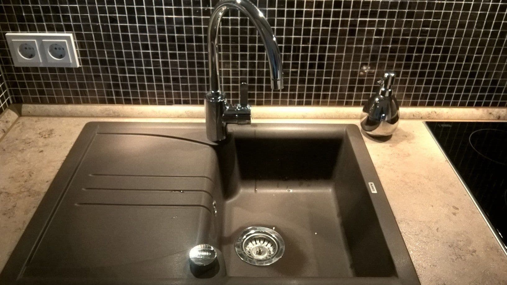 Pronájem bytu 2+1 50 m², Hölderlinstraße 1, Leipzig, Sasko Pronájem bytu 2+1 50 m², Hölderlinstraße 1, Leipzig, Sasko