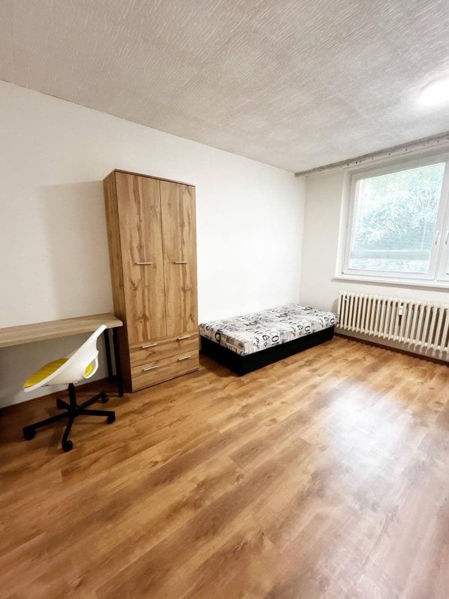 Pronájem bytu 3+1 25 m², Letovická, Brno, Jihomoravský kraj Pronájem bytu 3+1 25 m², Letovická, Brno, Jihomoravský kraj