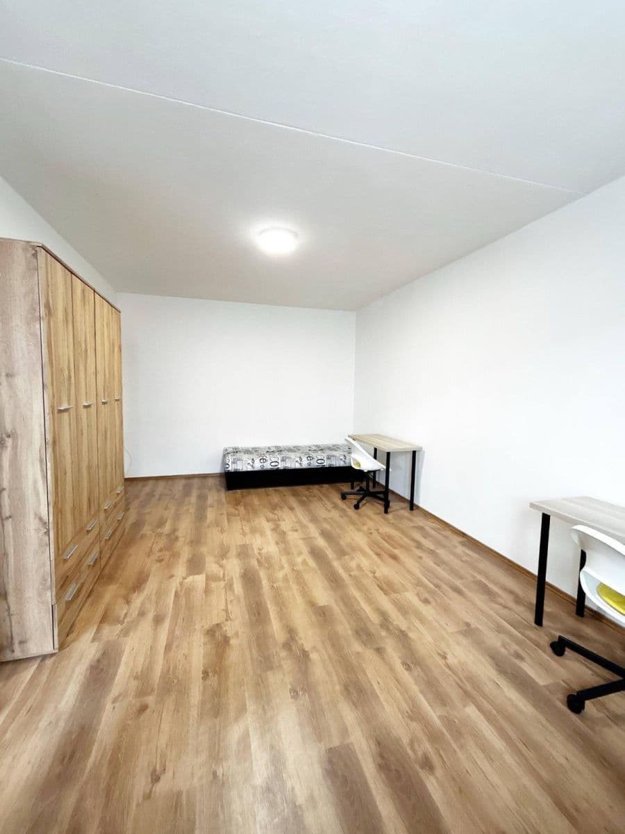 Pronájem bytu 3+1 25 m², Letovická, Brno, Jihomoravský kraj Pronájem bytu 3+1 25 m², Letovická, Brno, Jihomoravský kraj