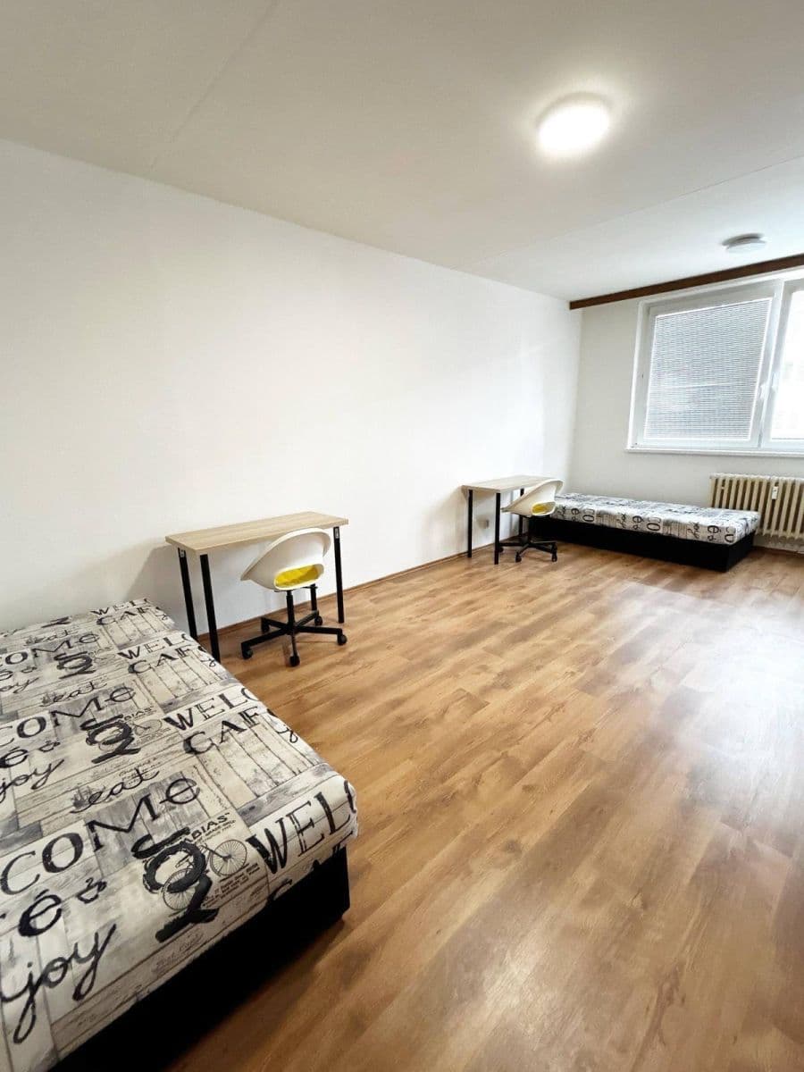 Pronájem bytu 3+1 25 m², Letovická, Brno, Jihomoravský kraj Pronájem bytu 3+1 25 m², Letovická, Brno, Jihomoravský kraj