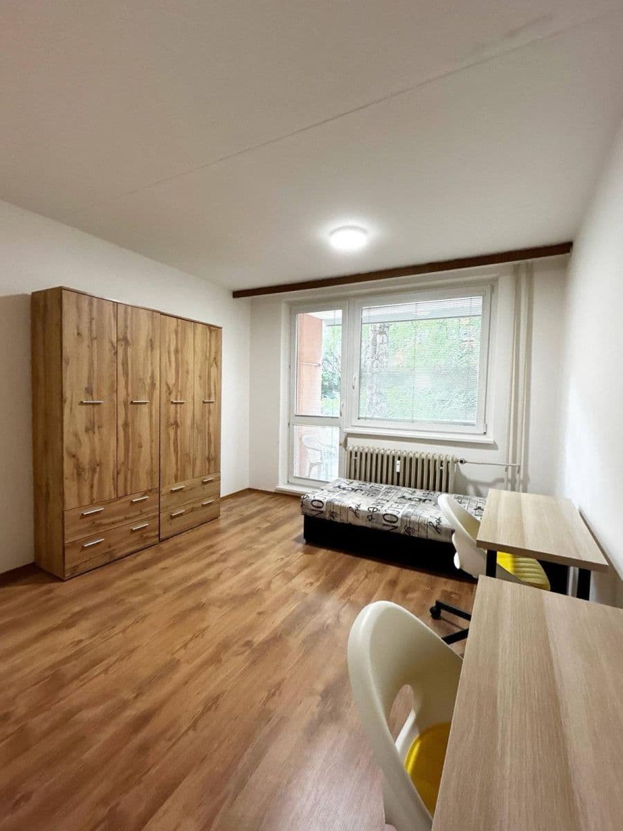 Pronájem bytu 3+1 25 m², Letovická, Brno, Jihomoravský kraj Pronájem bytu 3+1 25 m², Letovická, Brno, Jihomoravský kraj