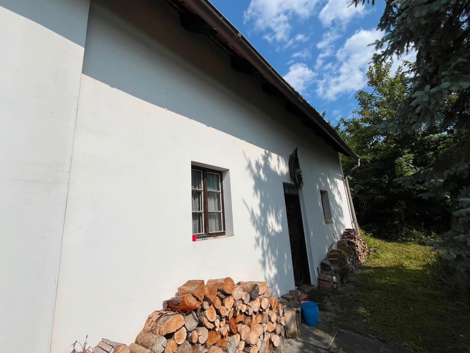 Prodej domu 161 m², pozemek 701 m², nám. 9. května, Ondřejov, Středočeský kraj Prodej domu 161 m², pozemek 701 m², nám. 9. května, Ondřejov, Středočeský kraj