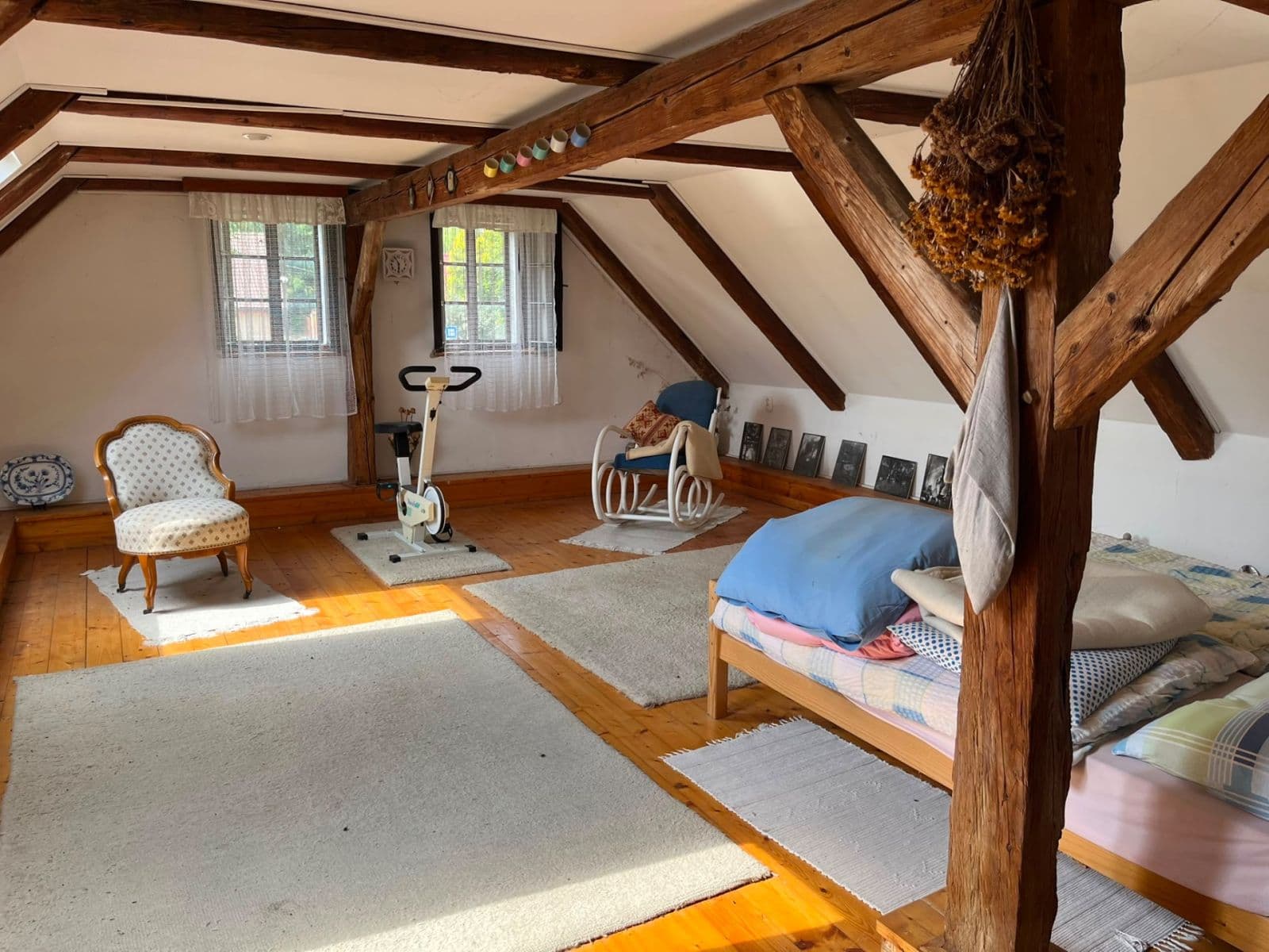 Prodej domu 161 m², pozemek 701 m², nám. 9. května, Ondřejov, Středočeský kraj Prodej domu 161 m², pozemek 701 m², nám. 9. května, Ondřejov, Středočeský kraj