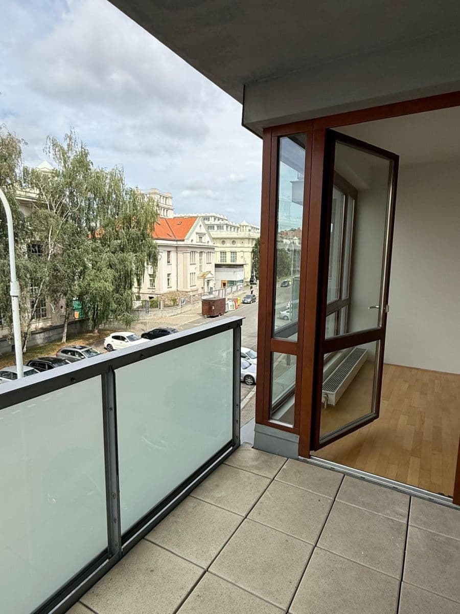 Pronájem bytu 2+kk 50 m², Nedvědovo náměstí, Praha, Praha Pronájem bytu 2+kk 50 m², Nedvědovo náměstí, Praha, Praha