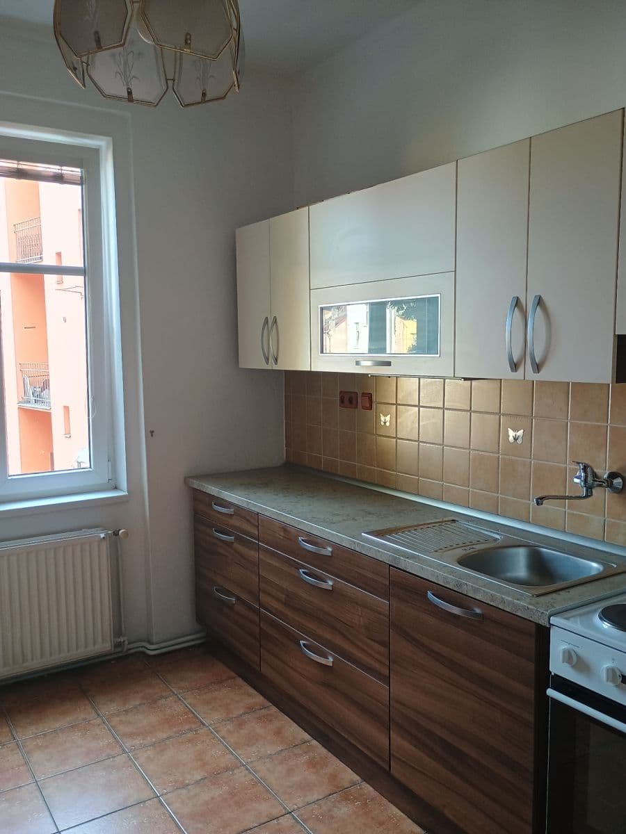 Pronájem bytu 2+1 65 m², U Nemocnice, Ústí nad Labem, Ústecký kraj Pronájem bytu 2+1 65 m², U Nemocnice, Ústí nad Labem, Ústecký kraj