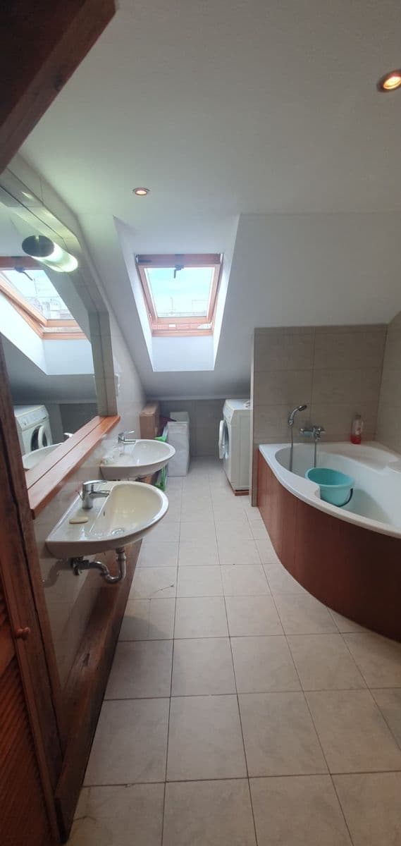 Pronájem bytu 3+kk 118 m², Mělnická, Praha, Praha Pronájem bytu 3+kk 118 m², Mělnická, Praha, Praha