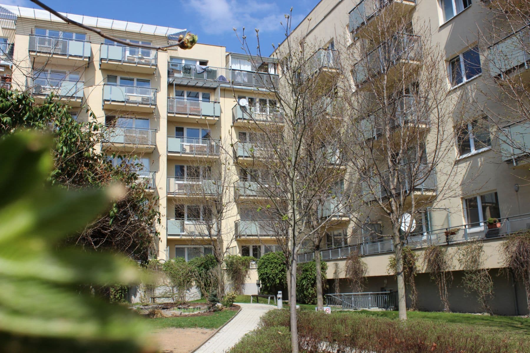 Pronájem bytu 1+kk 40 m², Bratislavská, Praha, Praha Pronájem bytu 1+kk 40 m², Bratislavská, Praha, Praha