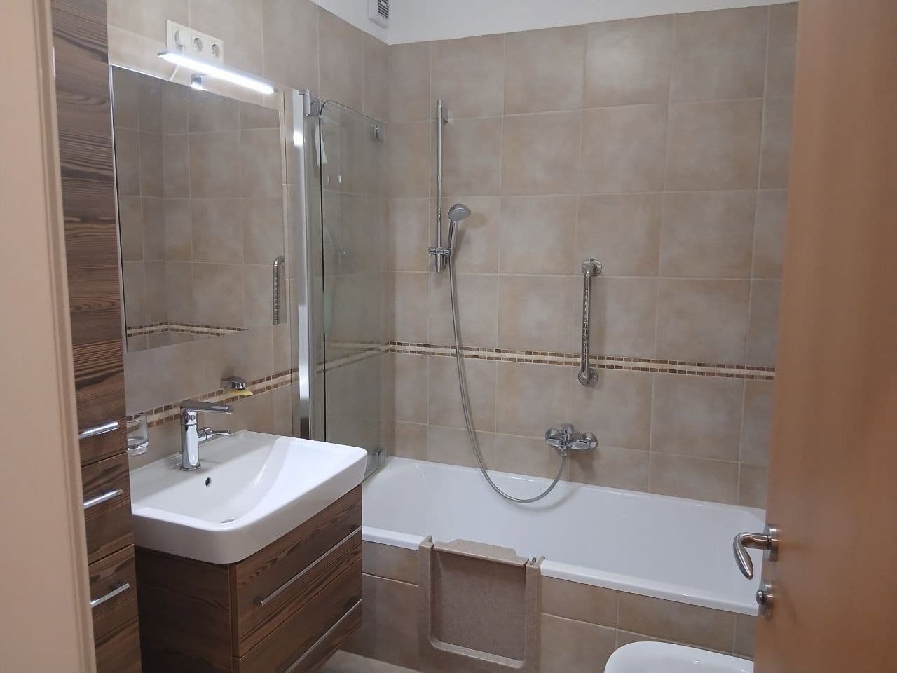 Prodej bytu 4+1 103 m², Pressbaum, Dolní Rakousko Prodej bytu 4+1 103 m², Pressbaum, Dolní Rakousko