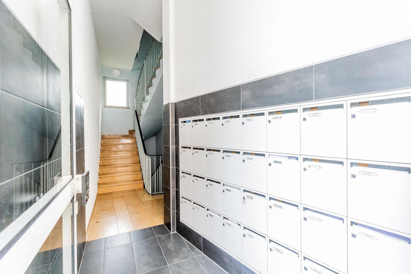 Pronájem bytu 1+1 30 m², Brückenstraße 17, Frankfurt, Hessen Pronájem bytu 1+1 30 m², Brückenstraße 17, Frankfurt, Hessen