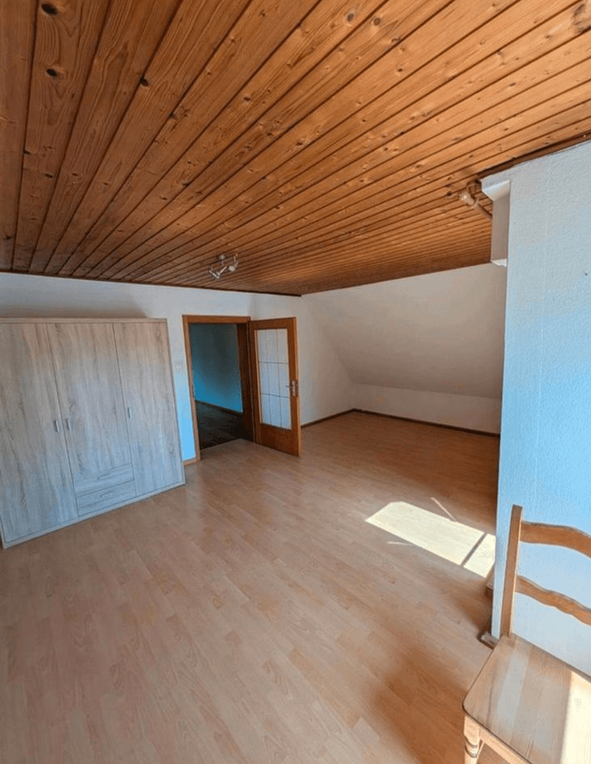 Prodej domu 135 m², pozemek 1.000 m², Fichtenweg 17, Oberschweinbach, Bavorsko Prodej domu 135 m², pozemek 1.000 m², Fichtenweg 17, Oberschweinbach, Bavorsko