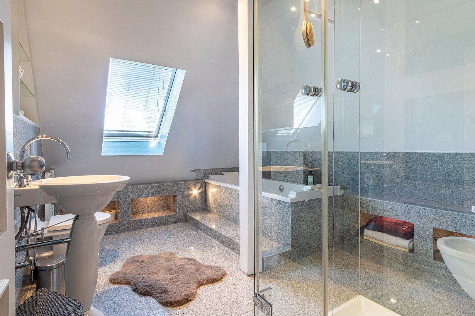 Pronájem domu 228 m², pozemek 540 m², Dortmund, Severní Porýní-Vestfálsko Pronájem domu 228 m², pozemek 540 m², Dortmund, Severní Porýní-Vestfálsko
