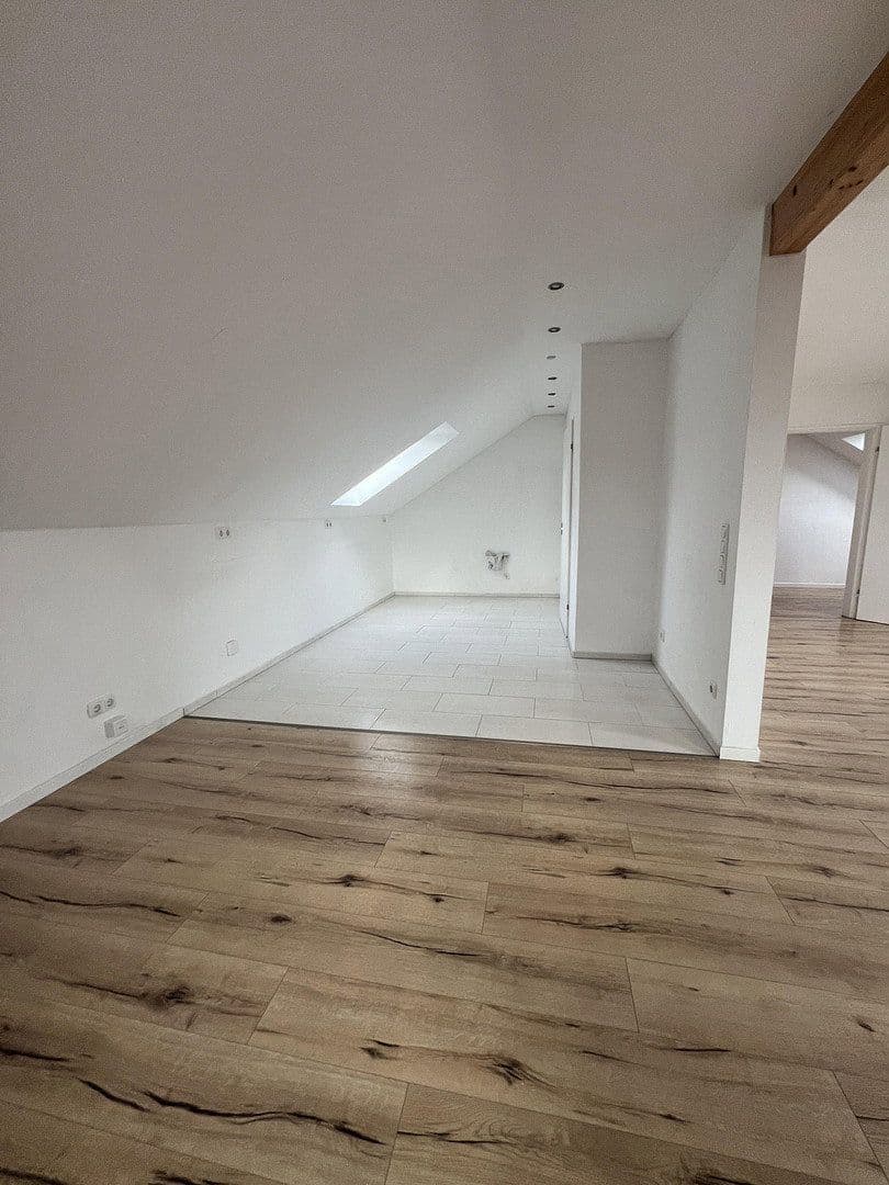Pronájem bytu 3+1 88 m², Alsbach-Hähnlein, Hessen Pronájem bytu 3+1 88 m², Alsbach-Hähnlein, Hessen