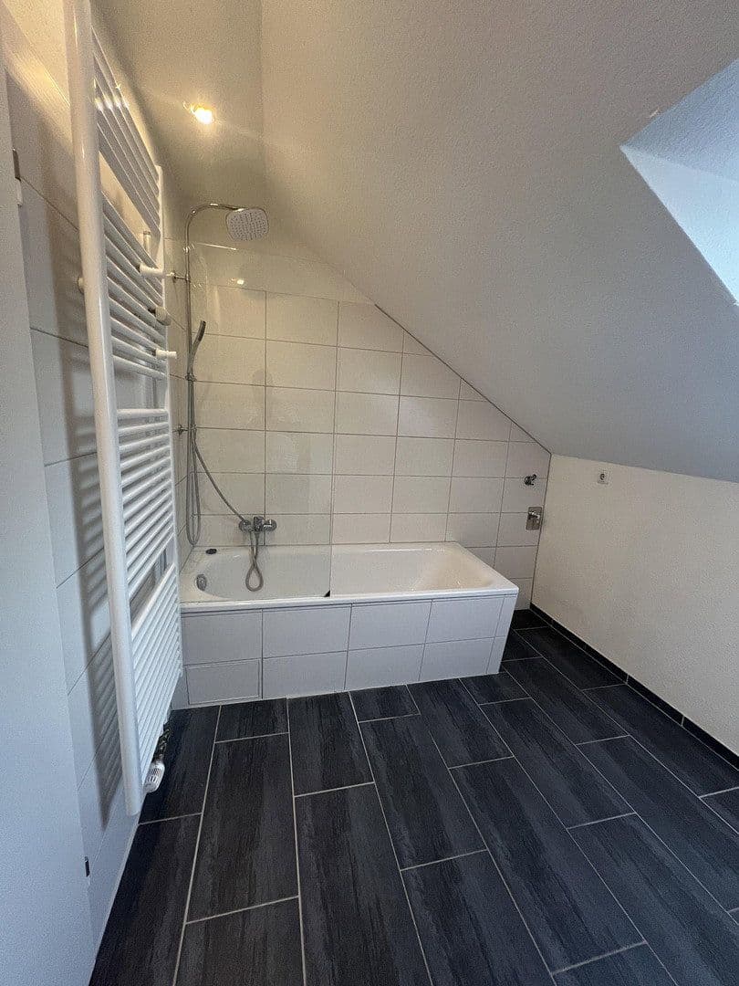 Pronájem bytu 3+1 88 m², Alsbach-Hähnlein, Hessen Pronájem bytu 3+1 88 m², Alsbach-Hähnlein, Hessen