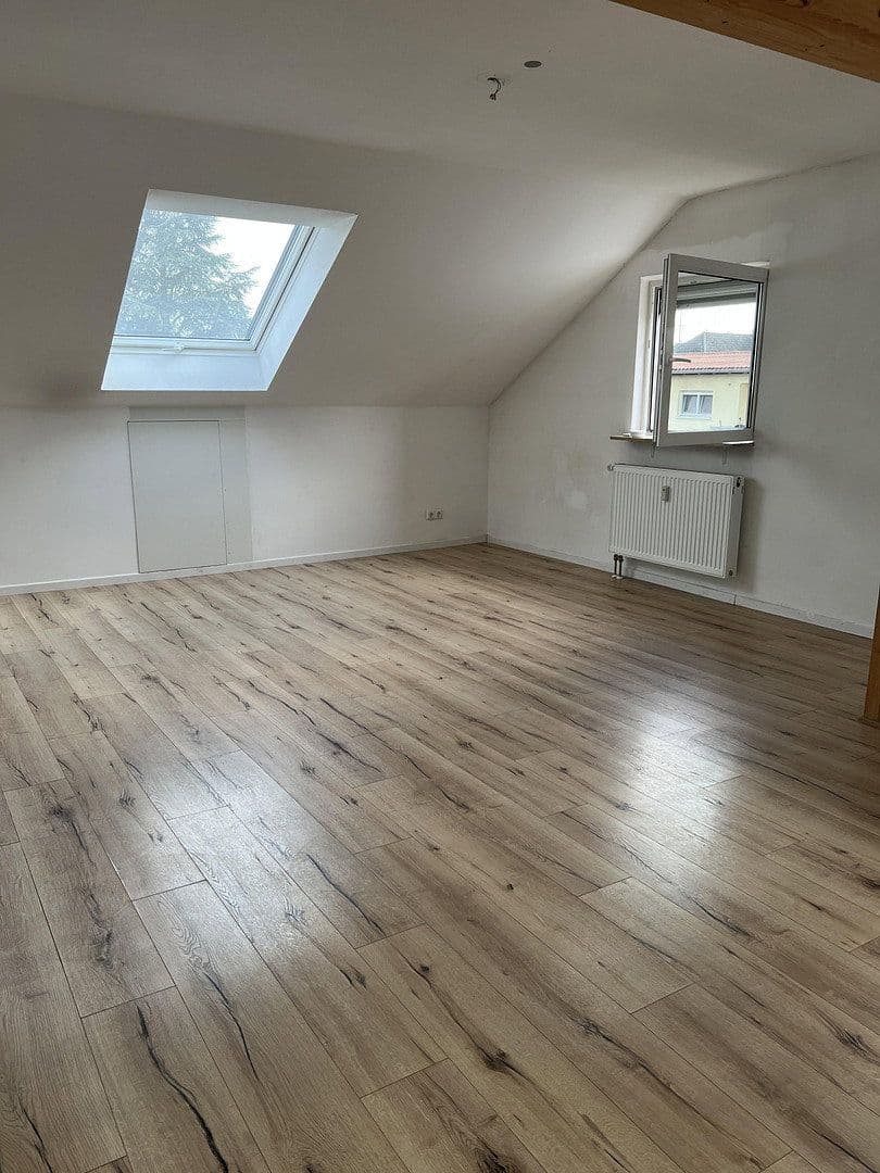Pronájem bytu 3+1 88 m², Alsbach-Hähnlein, Hessen Pronájem bytu 3+1 88 m², Alsbach-Hähnlein, Hessen