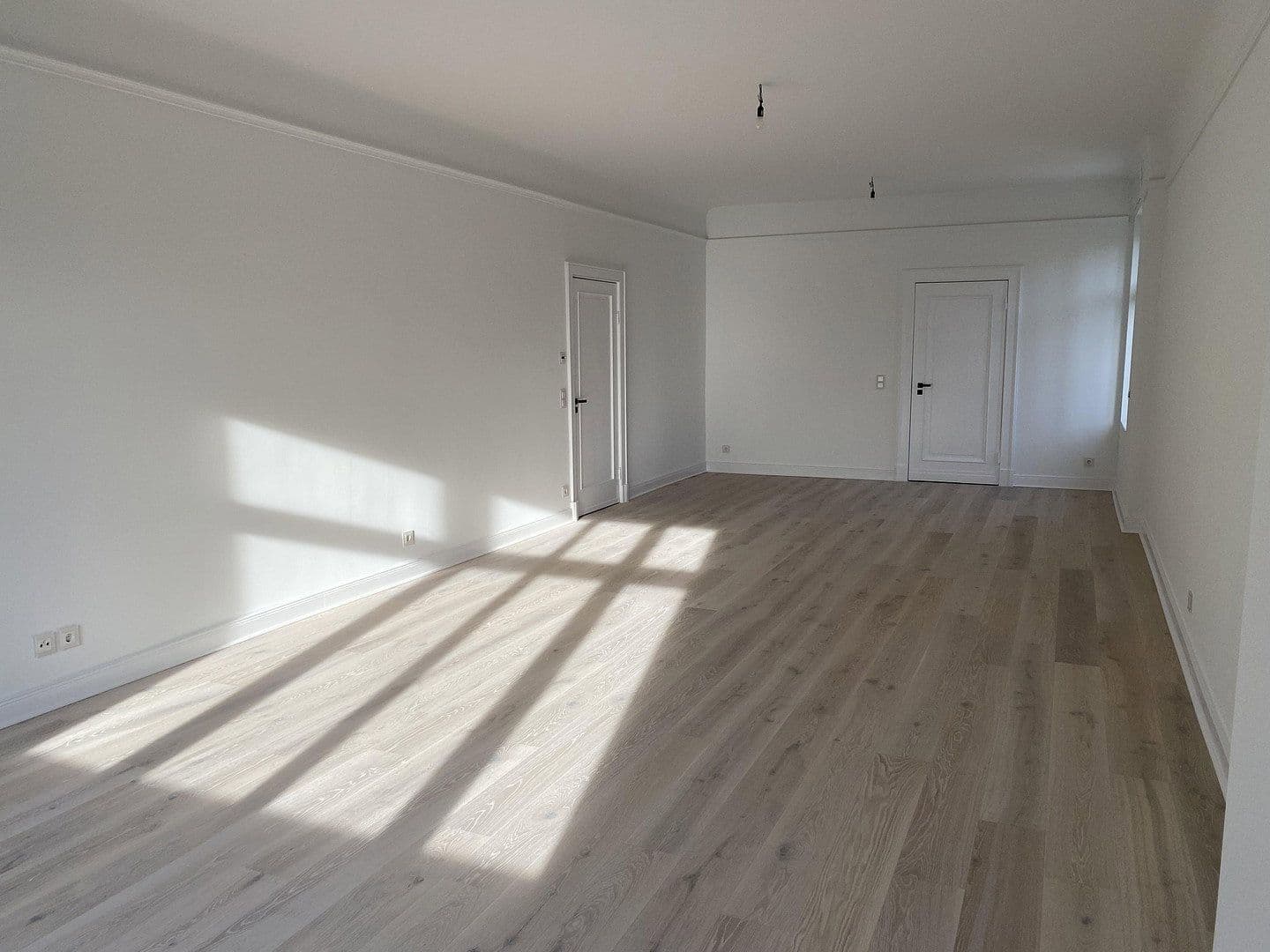 Prodej bytu 4+1 126 m², Berlin, Berlín Prodej bytu 4+1 126 m², Berlin, Berlín