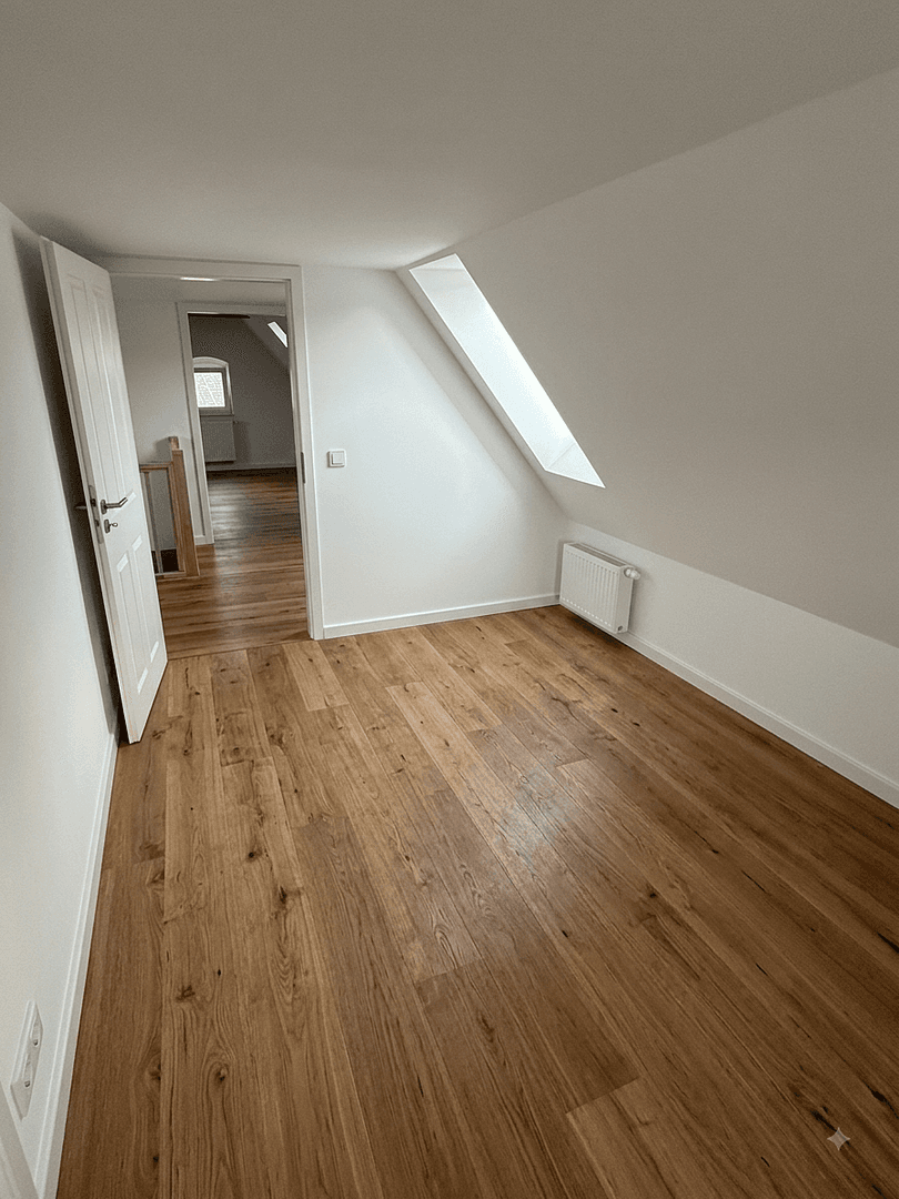 Pronájem bytu 4+kk 100 m², Maxener Straße 7, Dresden, Sasko Pronájem bytu 4+kk 100 m², Maxener Straße 7, Dresden, Sasko