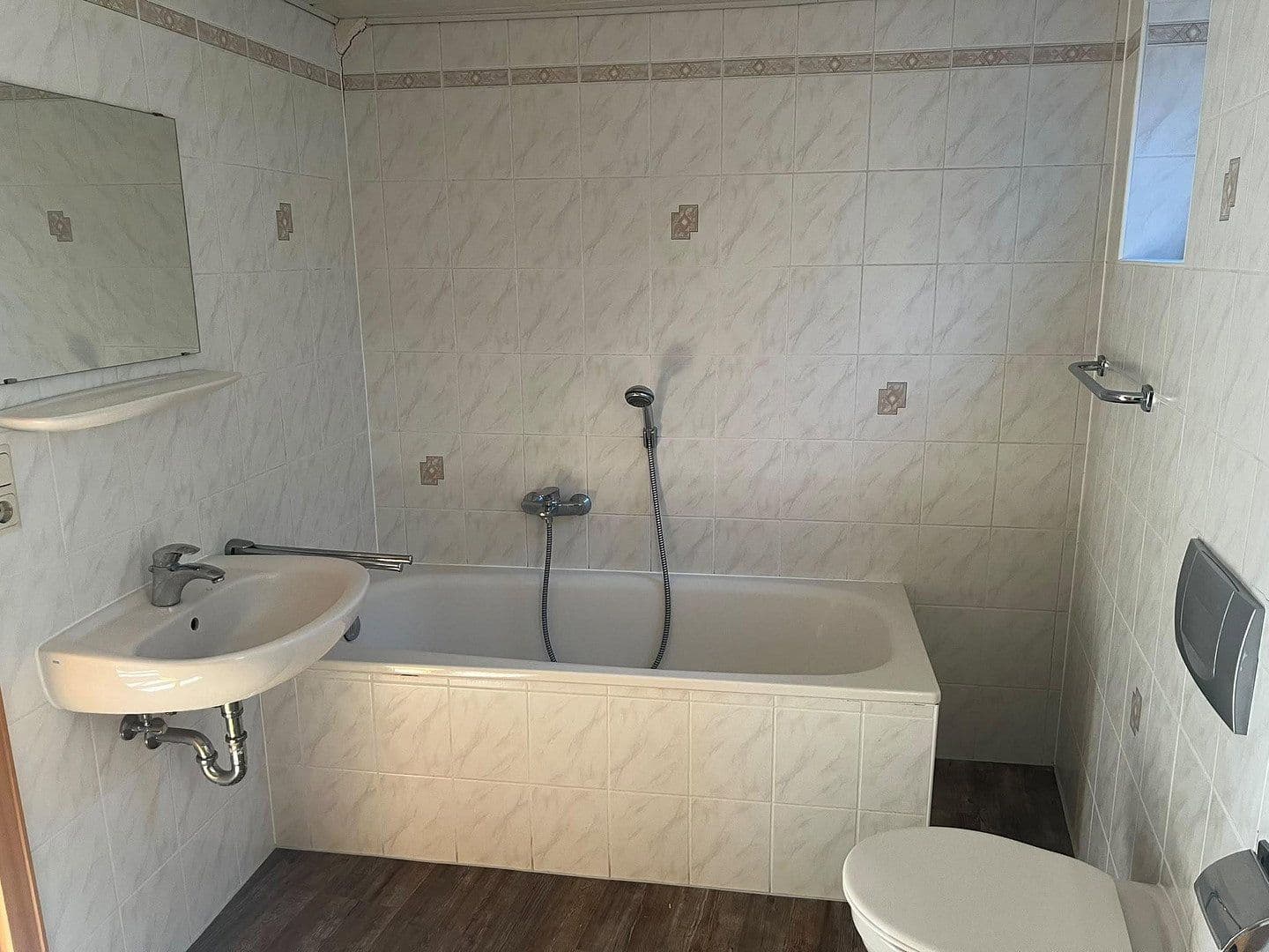 Pronájem bytu 5+1 104 m², Kornmarkt 4, Herborn, Hessen Pronájem bytu 5+1 104 m², Kornmarkt 4, Herborn, Hessen