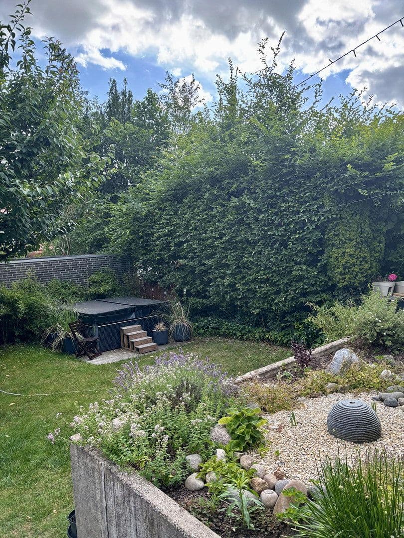 Prodej domu 178 m², pozemek 517 m², Hemmingen, Dolní Sasko Prodej domu 178 m², pozemek 517 m², Hemmingen, Dolní Sasko