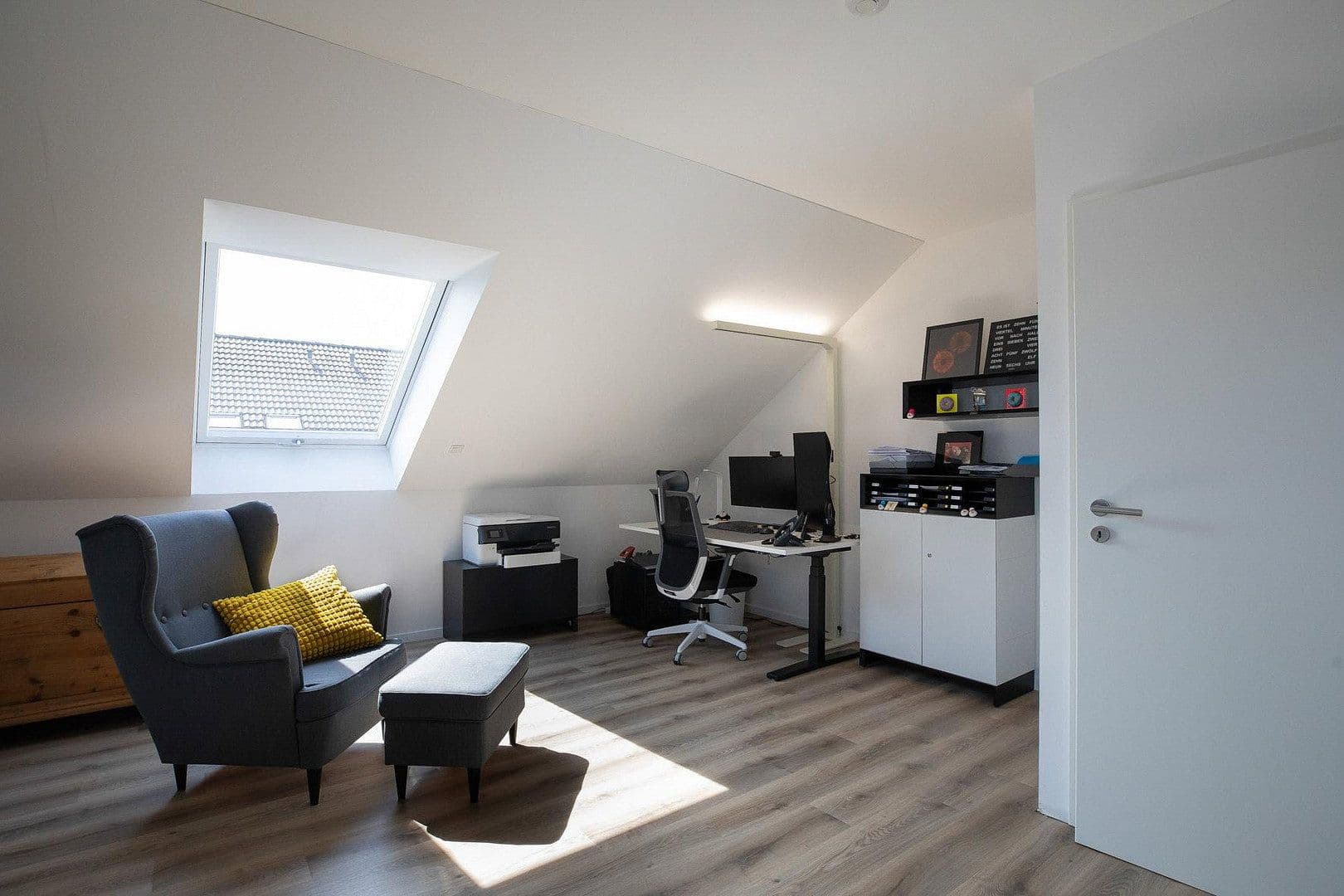 Prodej domu 134 m², pozemek 191 m², Langenfeld (Rheinland), Severní Porýní-Vestfálsko Prodej domu 134 m², pozemek 191 m², Langenfeld (Rheinland), Severní Porýní-Vestfálsko