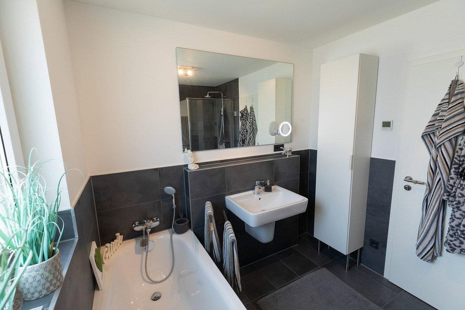 Prodej domu 134 m², pozemek 191 m², Langenfeld (Rheinland), Severní Porýní-Vestfálsko Prodej domu 134 m², pozemek 191 m², Langenfeld (Rheinland), Severní Porýní-Vestfálsko