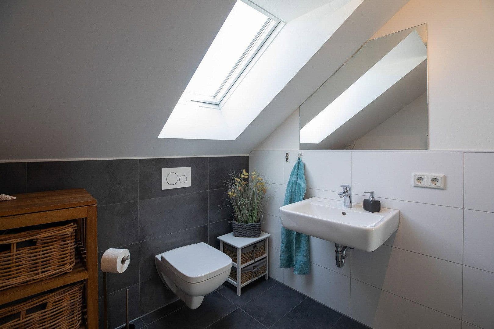 Prodej domu 134 m², pozemek 191 m², Langenfeld (Rheinland), Severní Porýní-Vestfálsko Prodej domu 134 m², pozemek 191 m², Langenfeld (Rheinland), Severní Porýní-Vestfálsko