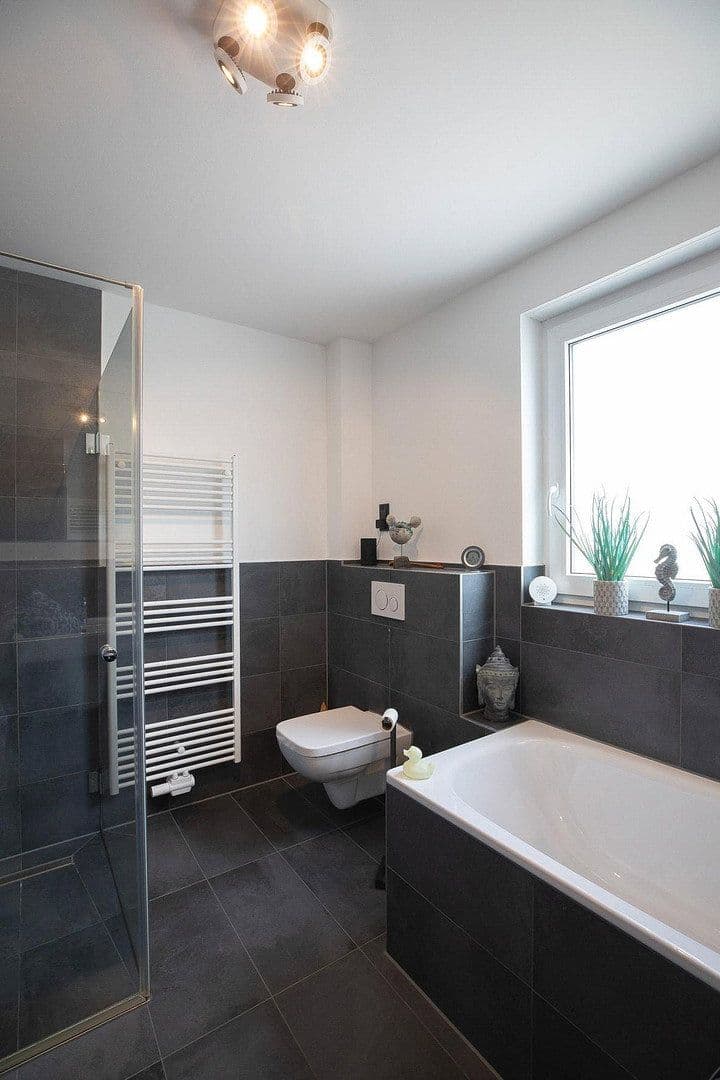 Prodej domu 134 m², pozemek 191 m², Langenfeld (Rheinland), Severní Porýní-Vestfálsko Prodej domu 134 m², pozemek 191 m², Langenfeld (Rheinland), Severní Porýní-Vestfálsko