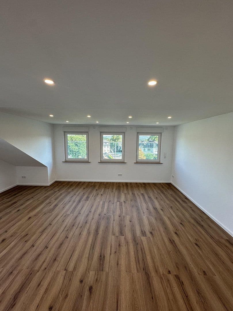 Pronájem bytu 3+1 75 m², Sankt-Peter-Weg 14, Schwerte, Severní Porýní-Vestfálsko Pronájem bytu 3+1 75 m², Sankt-Peter-Weg 14, Schwerte, Severní Porýní-Vestfálsko