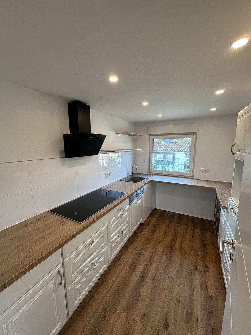 Pronájem bytu 3+1 75 m², Sankt-Peter-Weg 14, Schwerte, Severní Porýní-Vestfálsko Pronájem bytu 3+1 75 m², Sankt-Peter-Weg 14, Schwerte, Severní Porýní-Vestfálsko