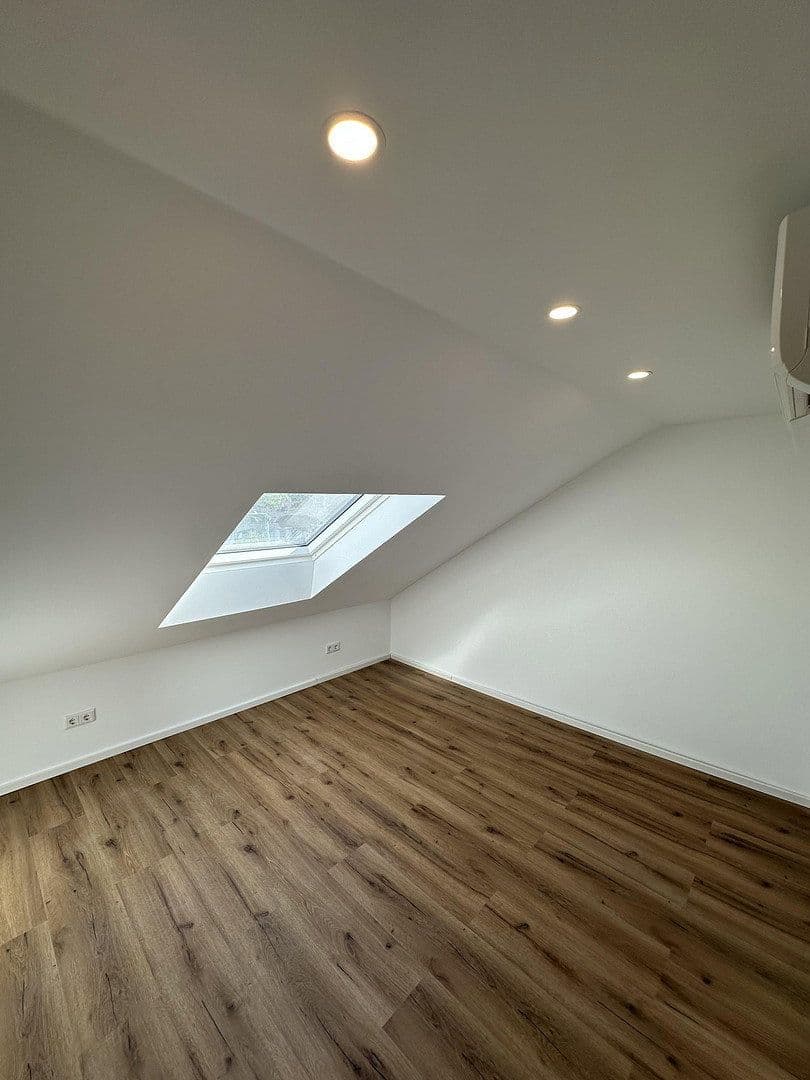 Pronájem bytu 3+1 75 m², Sankt-Peter-Weg 14, Schwerte, Severní Porýní-Vestfálsko Pronájem bytu 3+1 75 m², Sankt-Peter-Weg 14, Schwerte, Severní Porýní-Vestfálsko