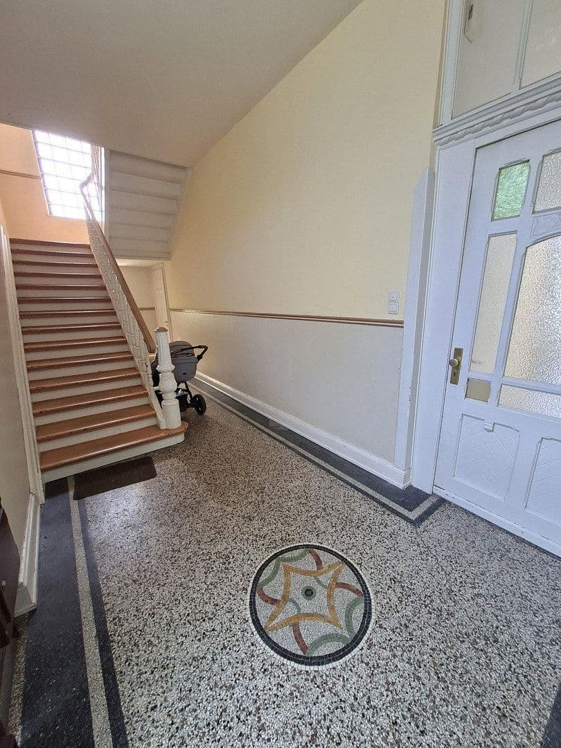 Prodej domu 340 m², pozemek 680 m², Solingen, Severní Porýní-Vestfálsko Prodej domu 340 m², pozemek 680 m², Solingen, Severní Porýní-Vestfálsko